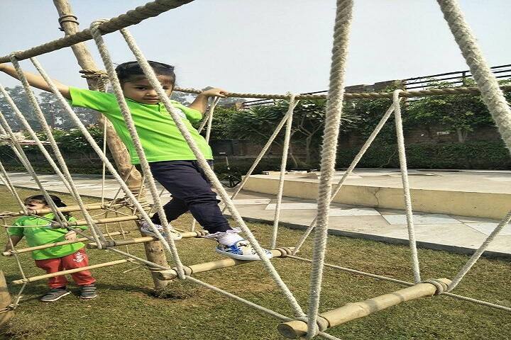Mount Litera Zee School-Adventure camp