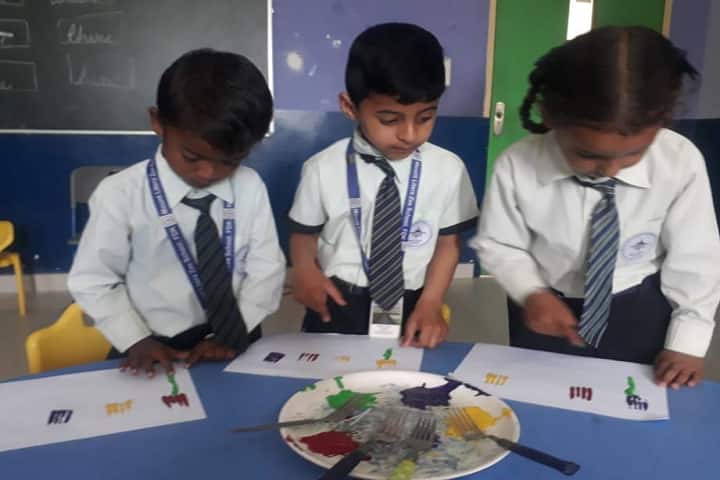 Mount Litera Zee School-Art and Craft