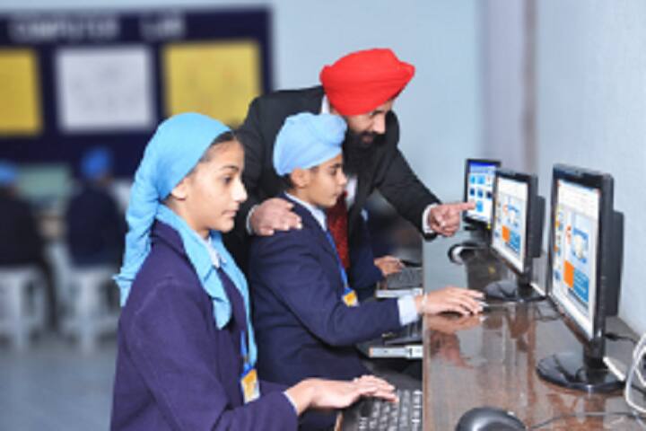 Nankana Sahib Public High School Rampurcchanna-Computer lab
