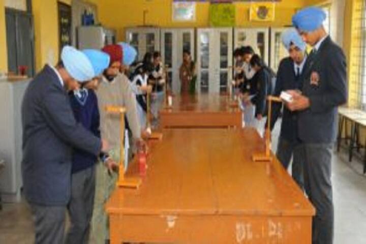 Nankana Sahib Public Senior Secondary School-Physics Lab