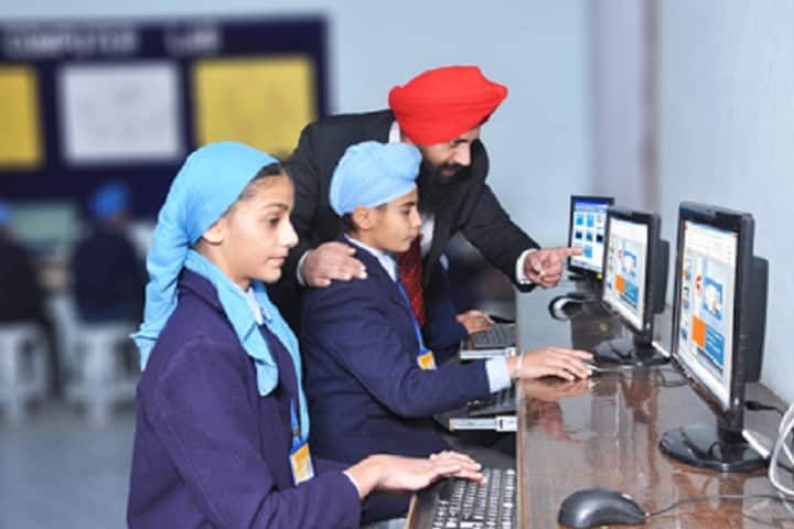 Nankana Sahib Public Senior Secondary School-IT-Lab