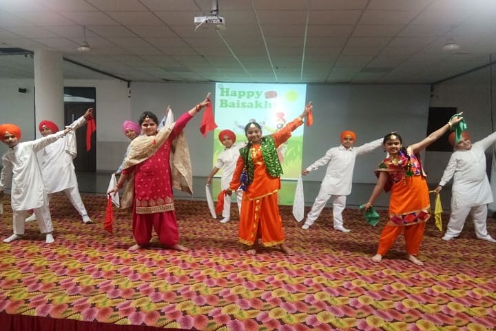 Om Parkash Bansal Modern School-Bakshi Celebration Day