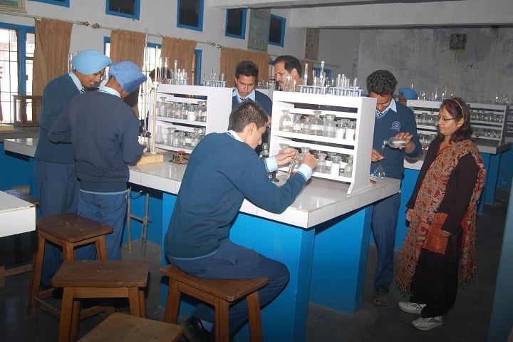 Paragon Senior Secondary School-Chemistry LAB