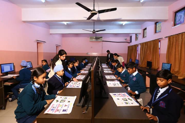 Paragon Senior Secondary School- Computer Lab