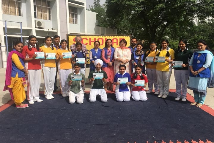 Premier Public School-Graduation Ceremony for Scholar
