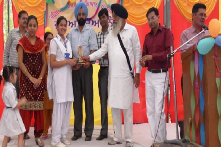 R K G Dav Senior Secondary Public School-Prize Distribution