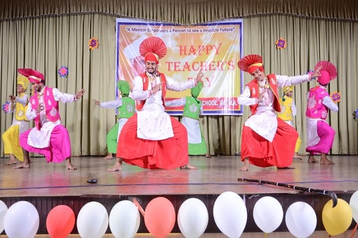 Rattan Dai Khosla Dav Model Senior Secondary School-Teachers Day Celebration
