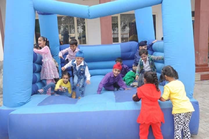 Rattan Dai Khosla Dav Model Senior Secondary School-Kids