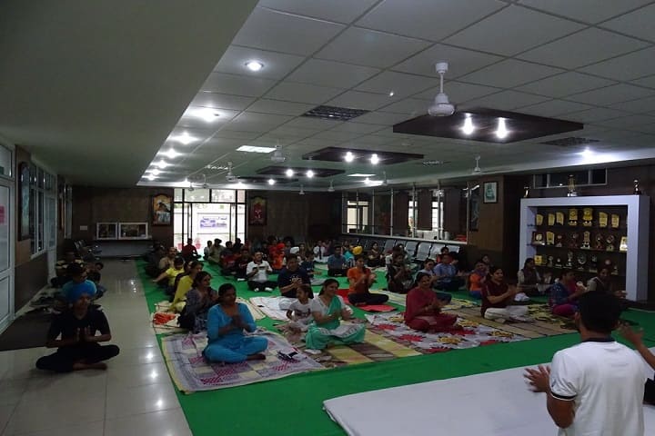 SDKL Dav Centenary Public School-Yoga