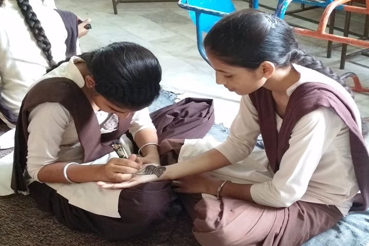 S Harbans Singh International Public School-Mehendi Compitition