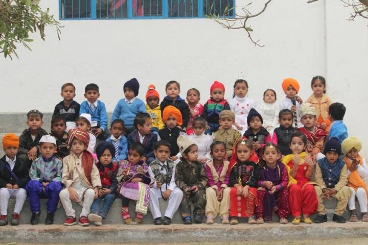 S K Public Senior Secondary School-Fancy Dress Competition