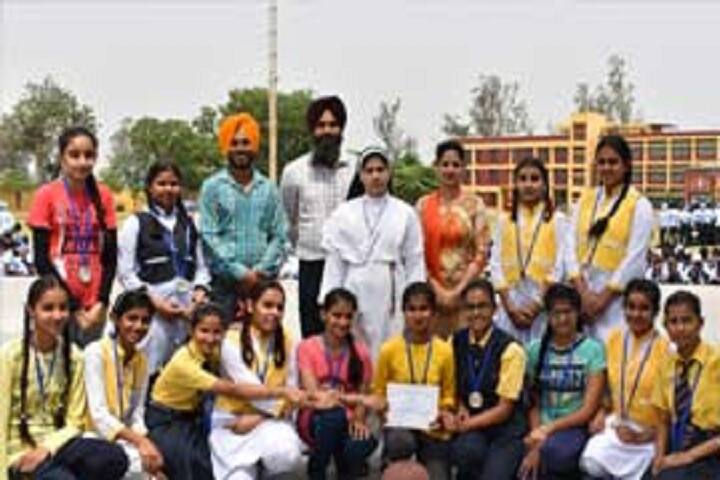 Sacred Heart Senior Secondary School Ludhiana-Picnic