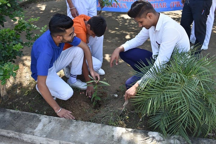Sahibzada Ajitsingh Ji Public School-Plant a Tree Program