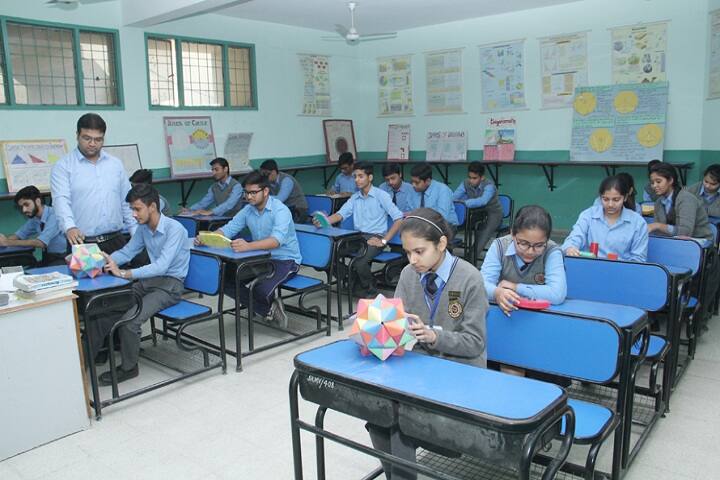 Sanskiriti Kmv School-Maths Lab