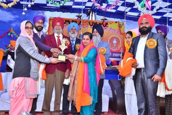 Sant Giani Gurbachan Singh Ji-Prize Distribution