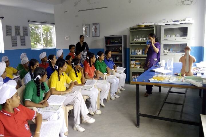 Sapt Sring Public School-Biology Lab