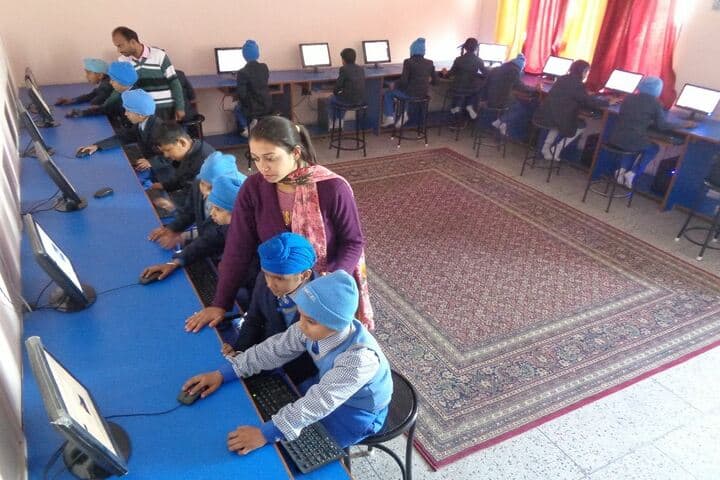 Satluj Public School-Computer Lab