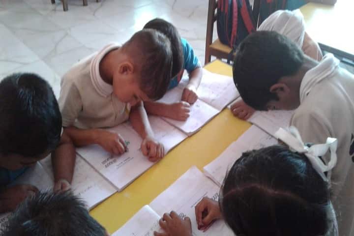 S B S Public School-Drawing Activity