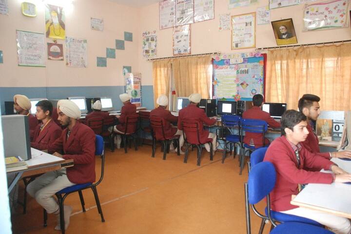 Shah Balwant Rai D A V Public School-Computer Lab