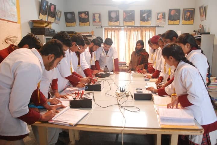 Shah Balwant Rai D A V Public School-Physics Lab