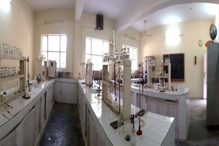 Shaheed Darshan Singh Pheruman Public School-Chemistry Lab