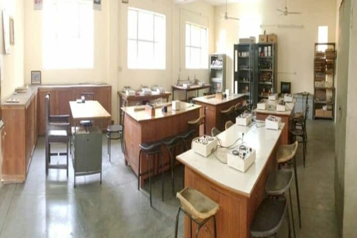 Shaheed Darshan Singh Pheruman Public School-Physics Lab