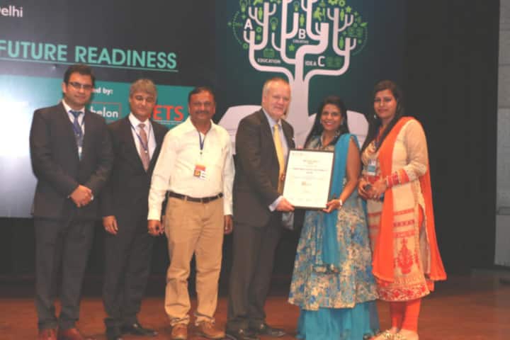 Sheela Rani Tangri Dav Public School-Award