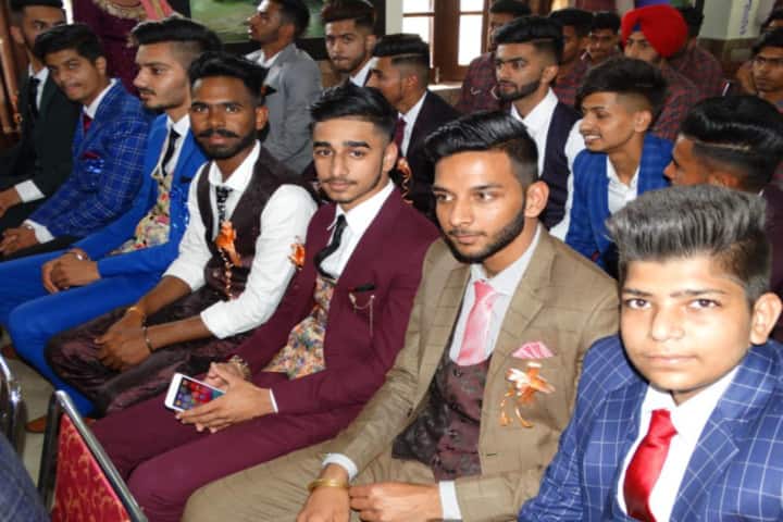 Sheela Rani Tangri Dav Public School-Fest
