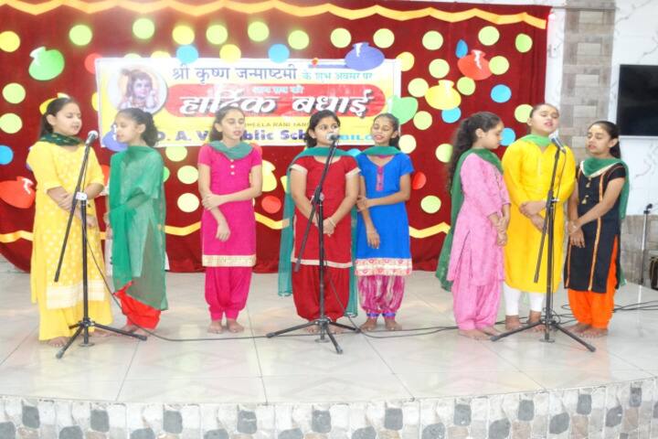Sheela Rani Tangri Dav Public School-Singing