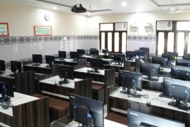 Sheela Rani Tangri Dav Public School-Computer Lab