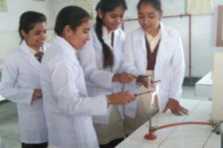 Shishu Niketan Public School-Chemistry Lab