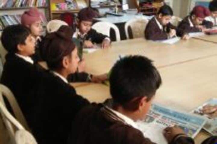 Shishu Niketan Public School-Library