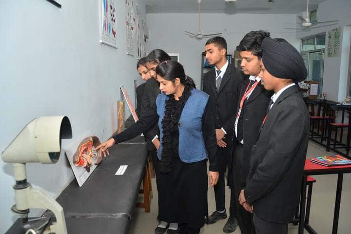 Shivalik Public School-Science Lab