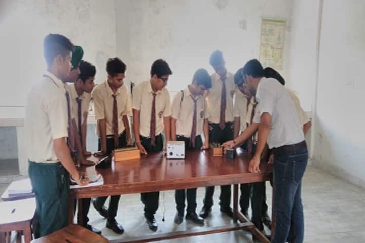 Shivalikwala Doon School-Physics Lab