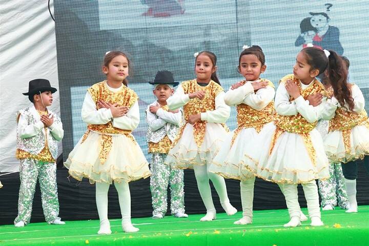 Shri Dasmesh Public Senior Secondary School-Dance
