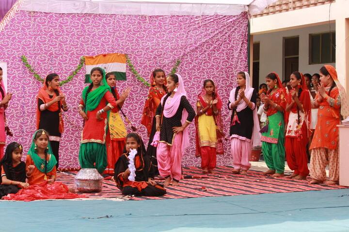 Shri Guru Angad Dev Public School-Dance