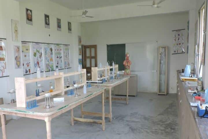 Shri Guru Hargobind Sahib Public School-Science Lab
