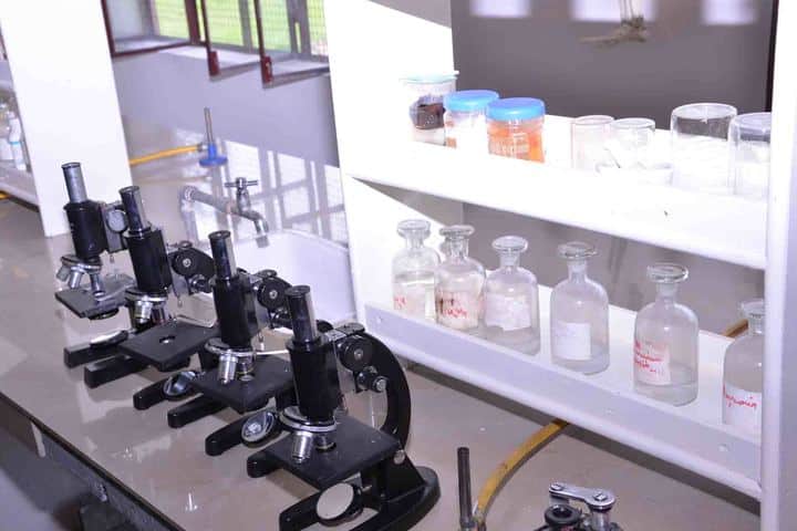Shri Guru Nanak Dev Academy-Chemistry Lab