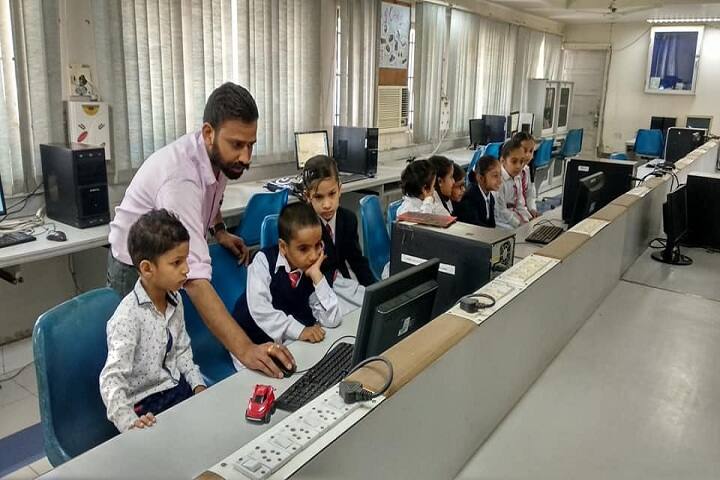 Sri Dasmesh Senior Secondary Public School-IT Lab
