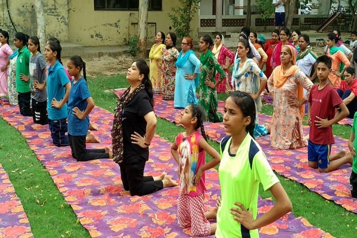 Sri Dasmesh Senior Secondary Public School-Yoga Day