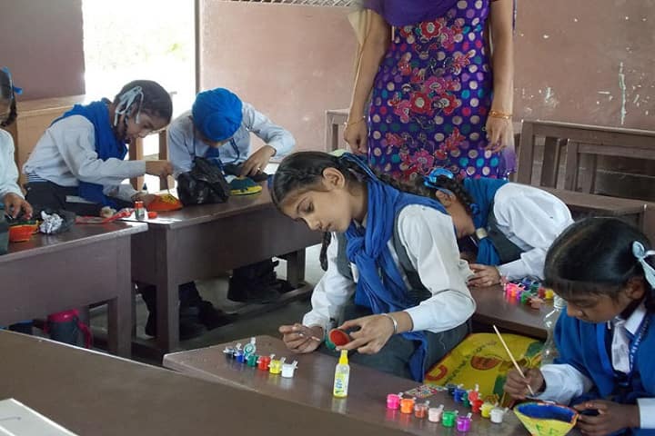 Sri Guru Hakrishan Public School-Diya Making