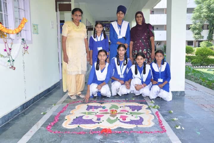 Sri Guru Hakrishan Public School-Rangoli Competition