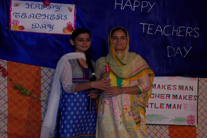 Sri Guru Hakrishan Public School-Teachers Day Celebration