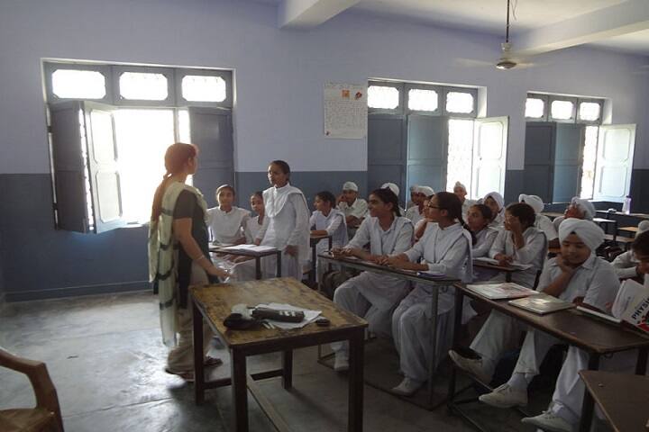 Sri Guru Hakrishan Senior Secondary Public School-Classroom