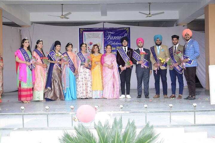 Sri Guru Harkrishan Intl School-Group Photo