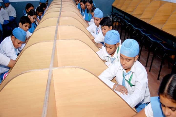 Sri Guru Harkrishan Public School-Library
