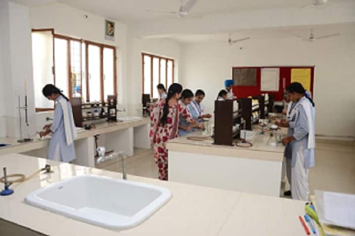 Sri Guru Harkrishan Public School-Chemistry-Lab