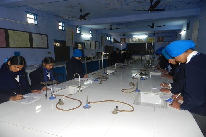 Sri Guru Harkrishan Public School-Chemistry-Lab