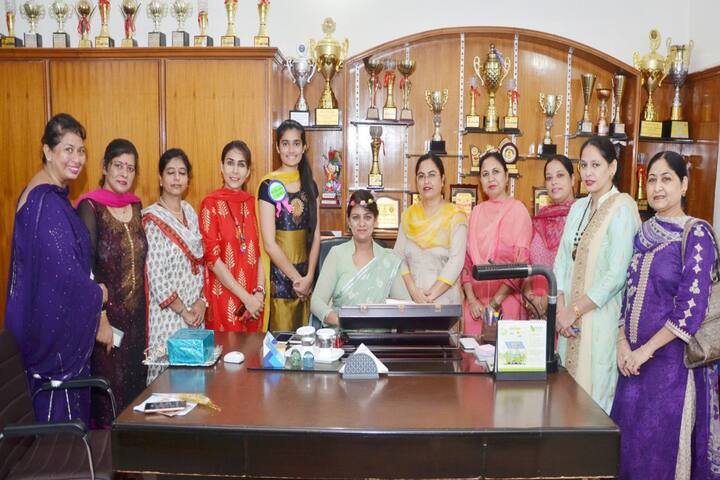 Sri Guru Harkrishan Public School-Group Photo