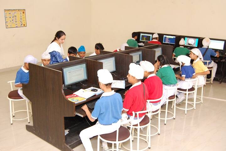 Sri Guru Harkrishan Public School-IT-Lab